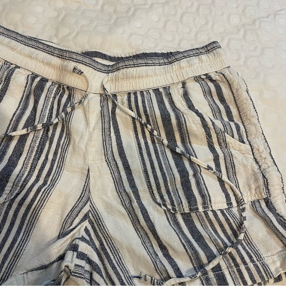 Vintage Linen Blend Faded Glory Striped Cream and Navy Women's Shorts Size 8 - Picture 3 of 8